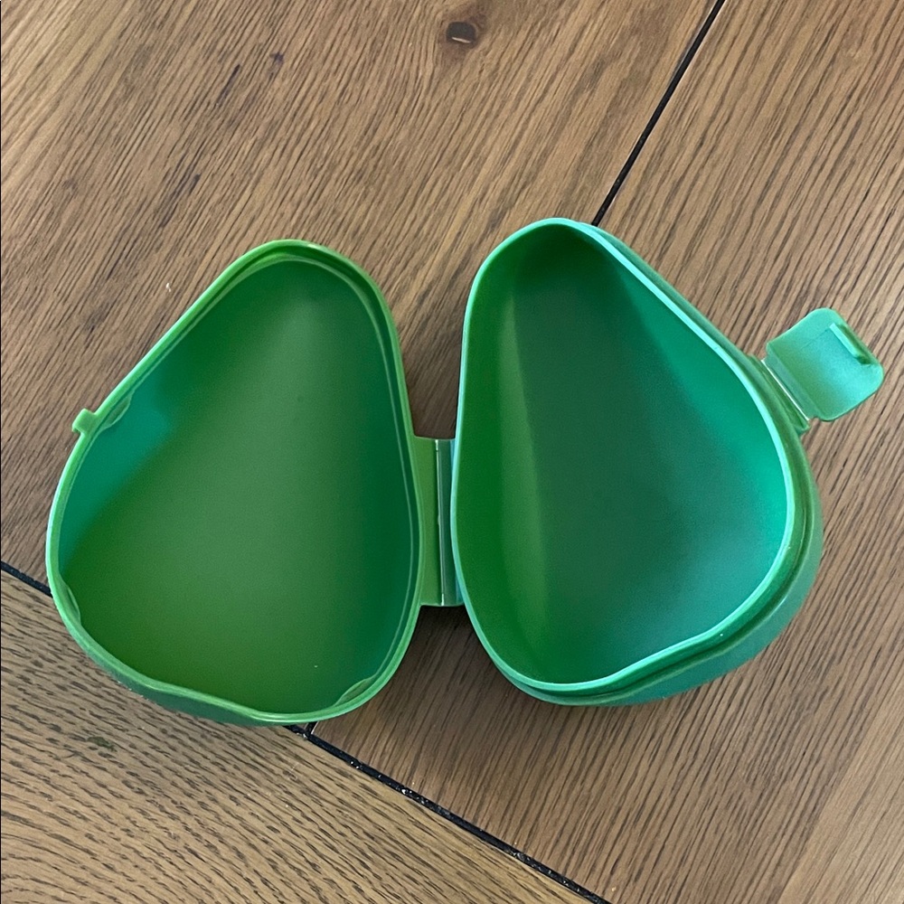 Tupperware Avocado Storage Container - Picture 3 of 3